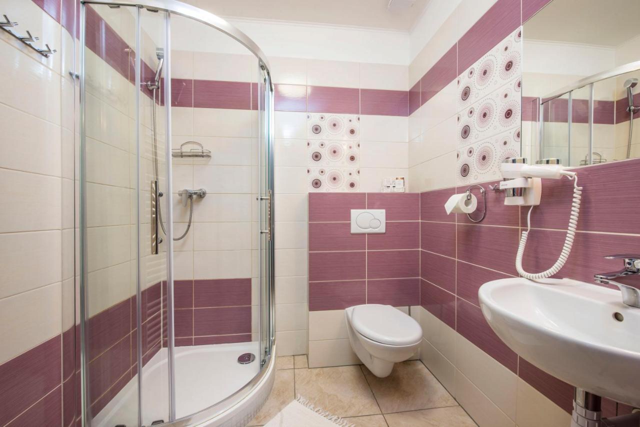 Wellness Penzion Vila Mery ポプラト エクステリア 写真