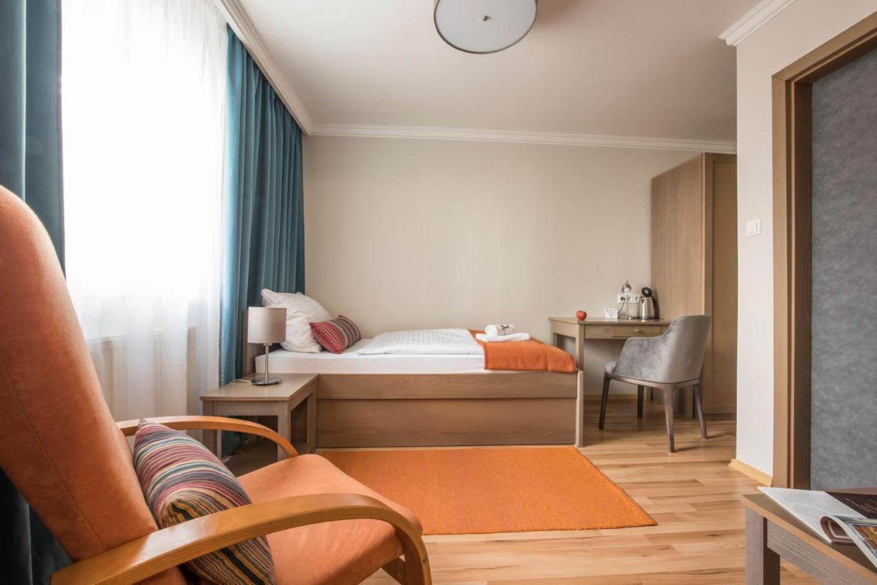 Wellness Penzion Vila Mery ポプラト エクステリア 写真